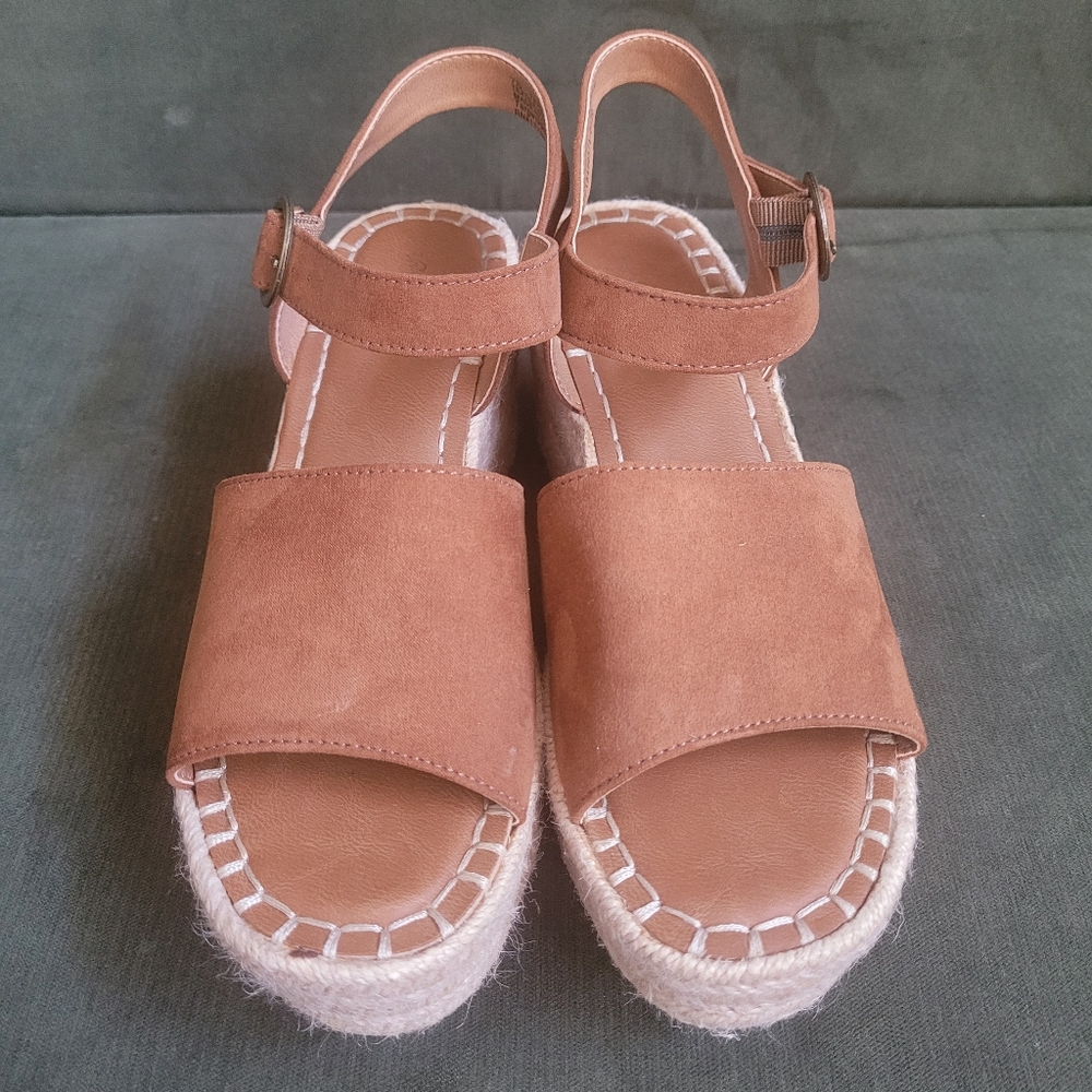 Universal Thread, Size 7.5